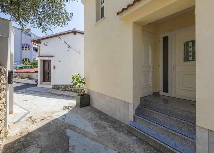 Apartamento Homes In 41669 Selce